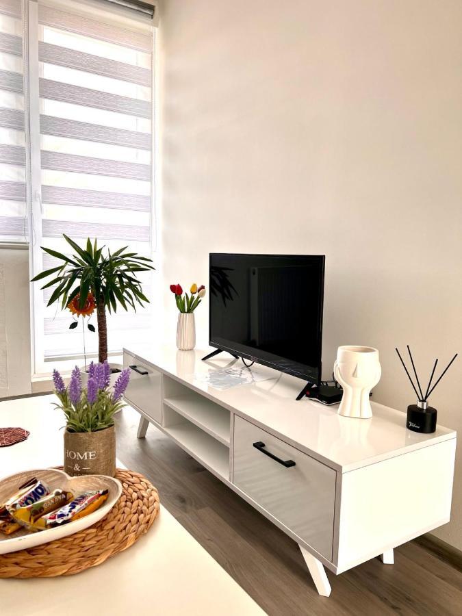 M Apartman Foca Dış mekan fotoğraf