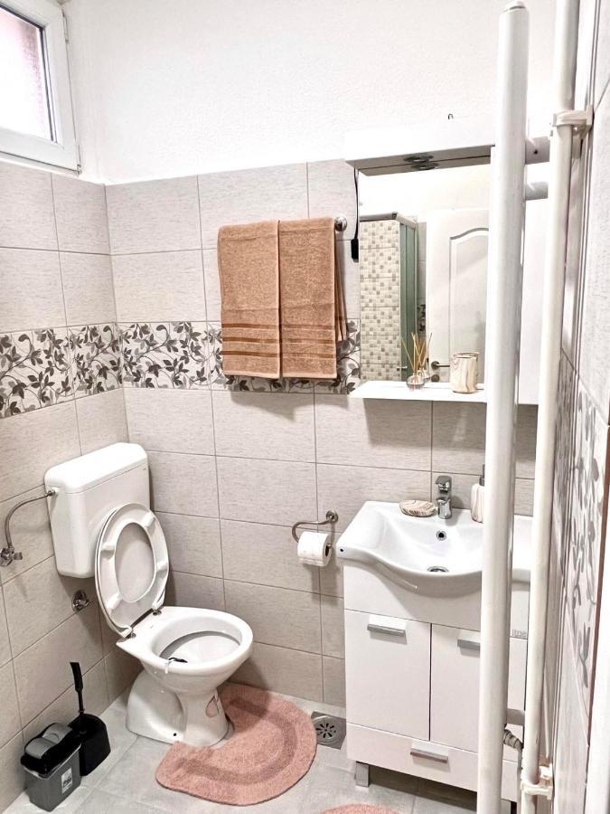 M Apartman Foca Dış mekan fotoğraf