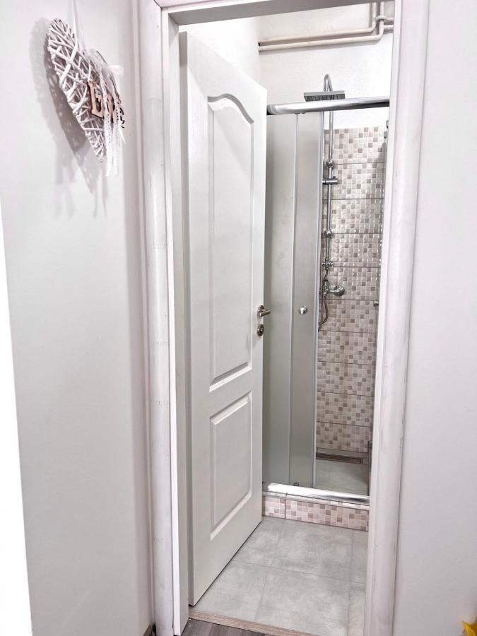 M Apartman Foca Dış mekan fotoğraf